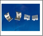 Компл. UFE-N05 SILVER A POLYBAG Набор аксессуаров для алюминиевого профиля. Крепежные скобы (4 шт., сталь) и заглушки (4 шт., пластик). Цвет серебро. 