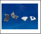 Компл. UFE-N06 SILVER A POLYBAG Набор аксессуаров для алюминиевого профиля. Крепежные скобы (4 шт., сталь) и заглушки (4 шт., пластик). Цвет серебро. 